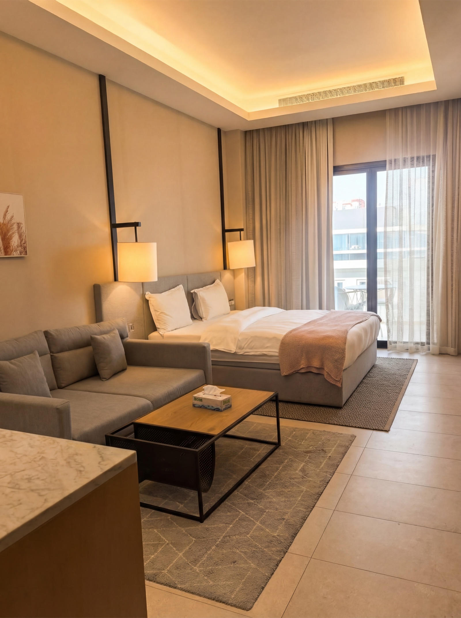 Elegant & Spacious Studio - 10