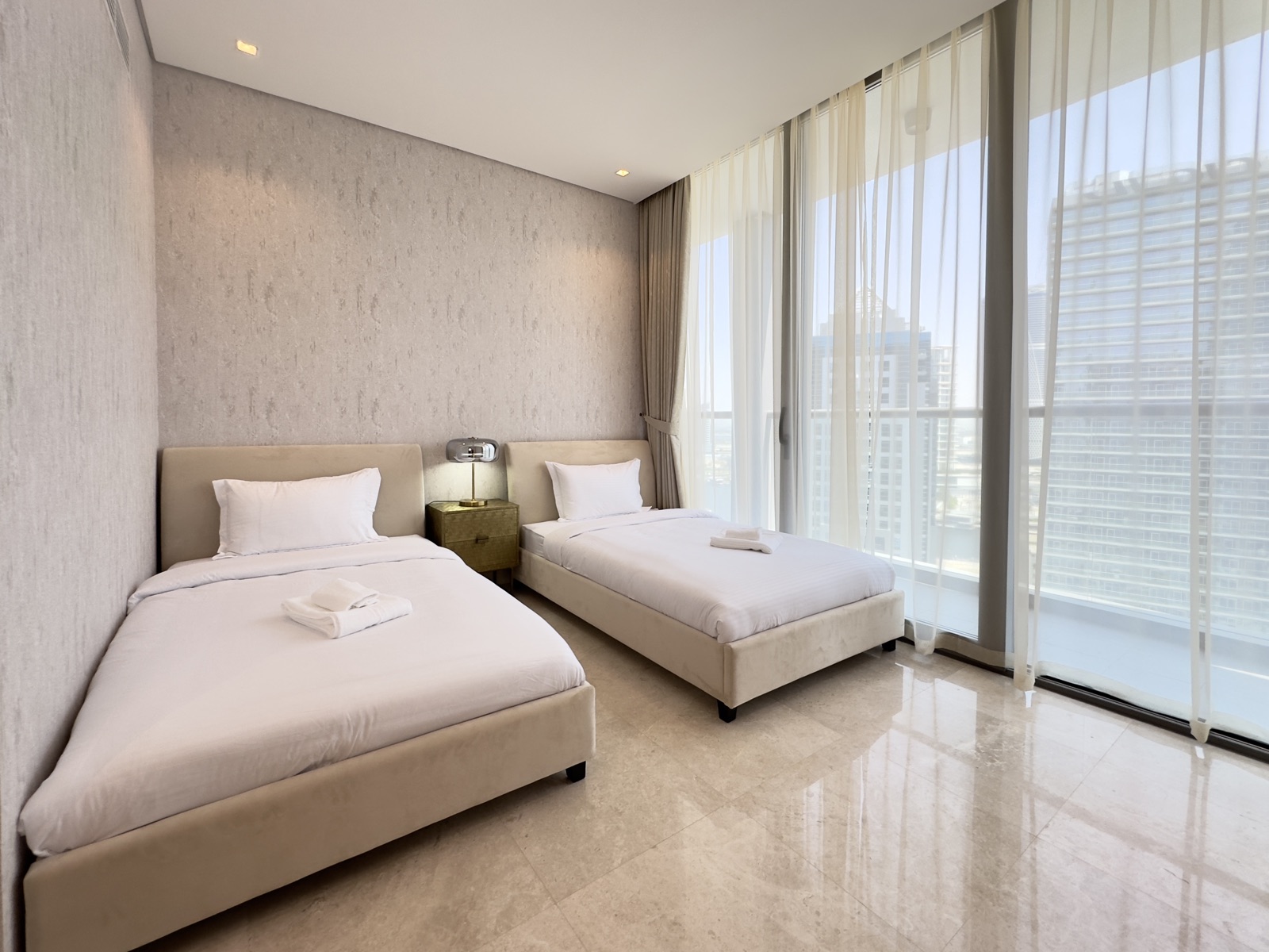 Elegant & Spacious 2BR - 10