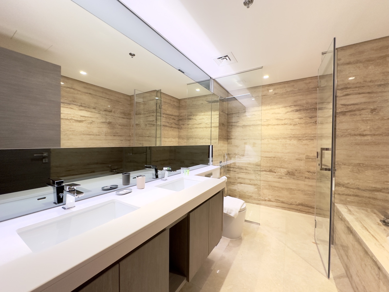 Elegant & Spacious 2BR - 12