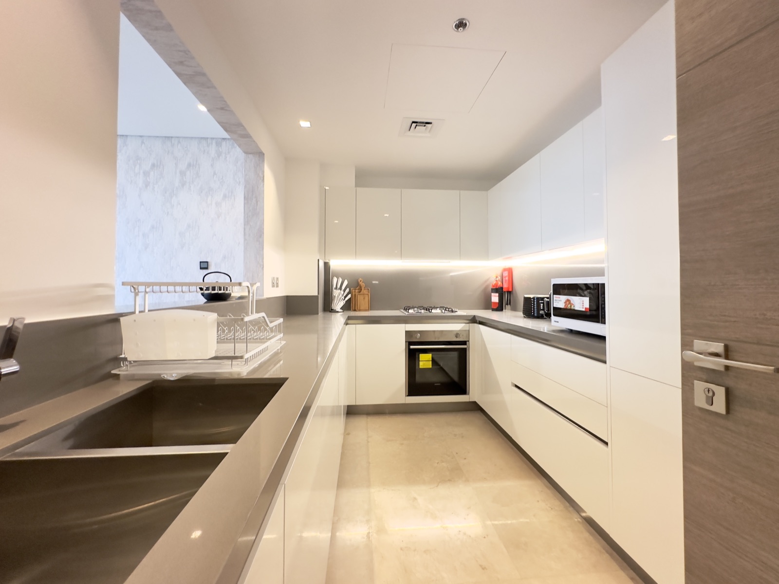 High Floor 2BR - 10