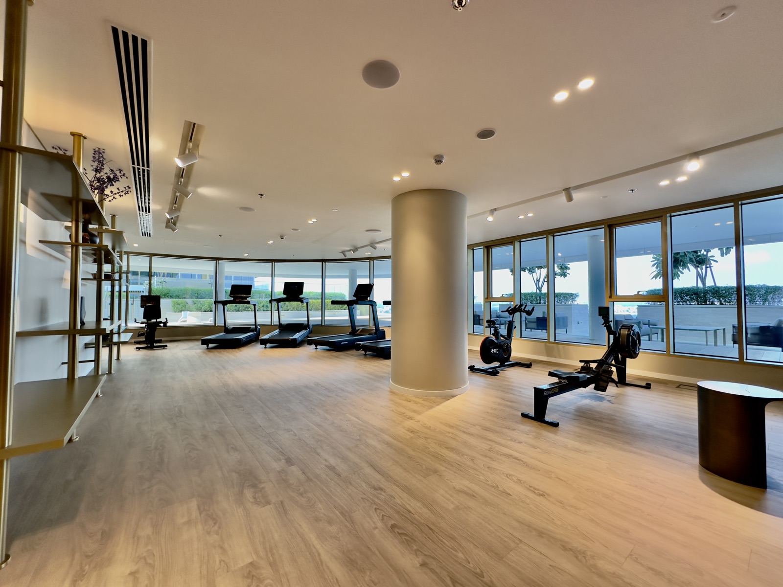 High Floor 1BR - 10
