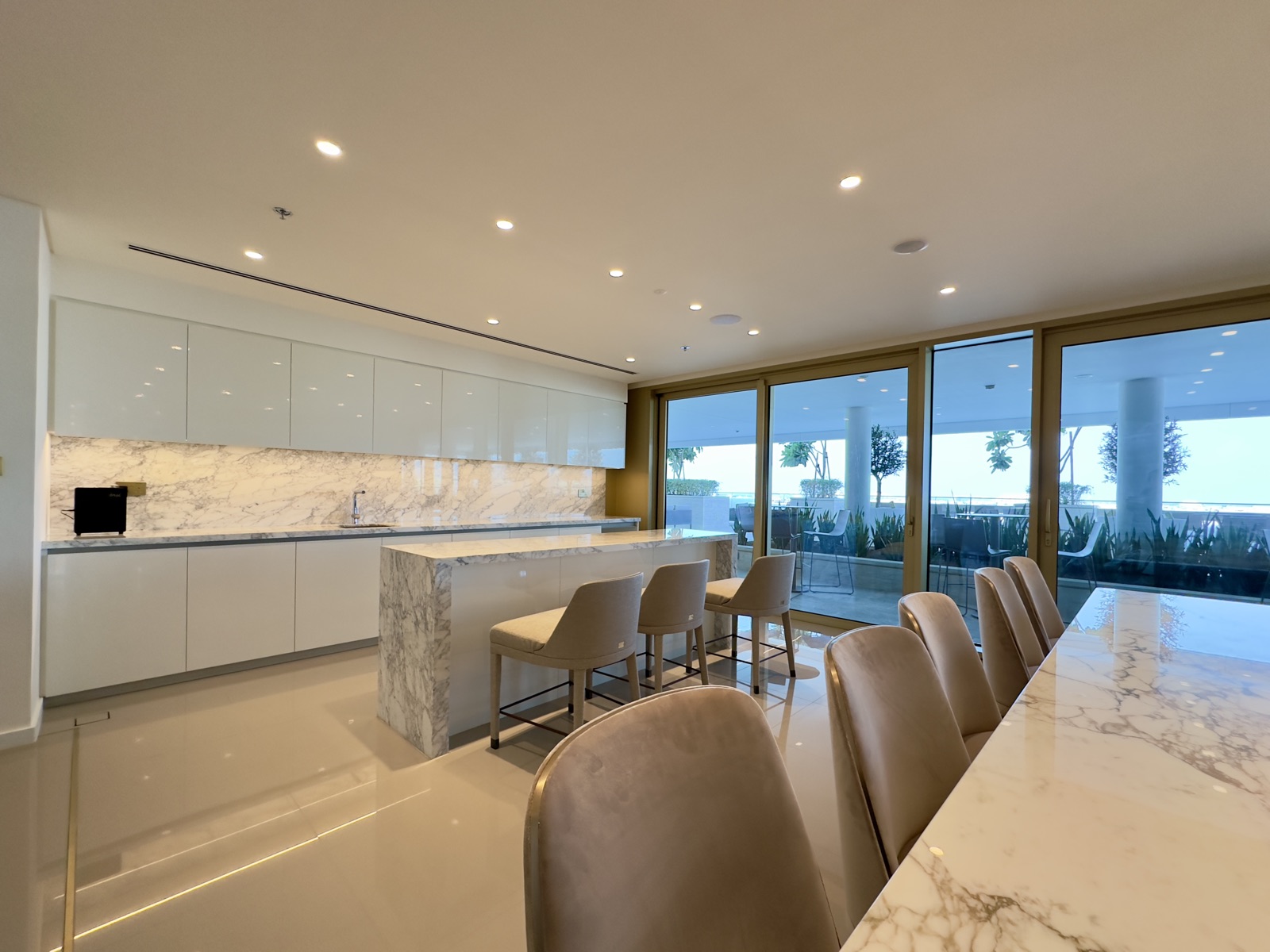 High Floor 1BR - 14