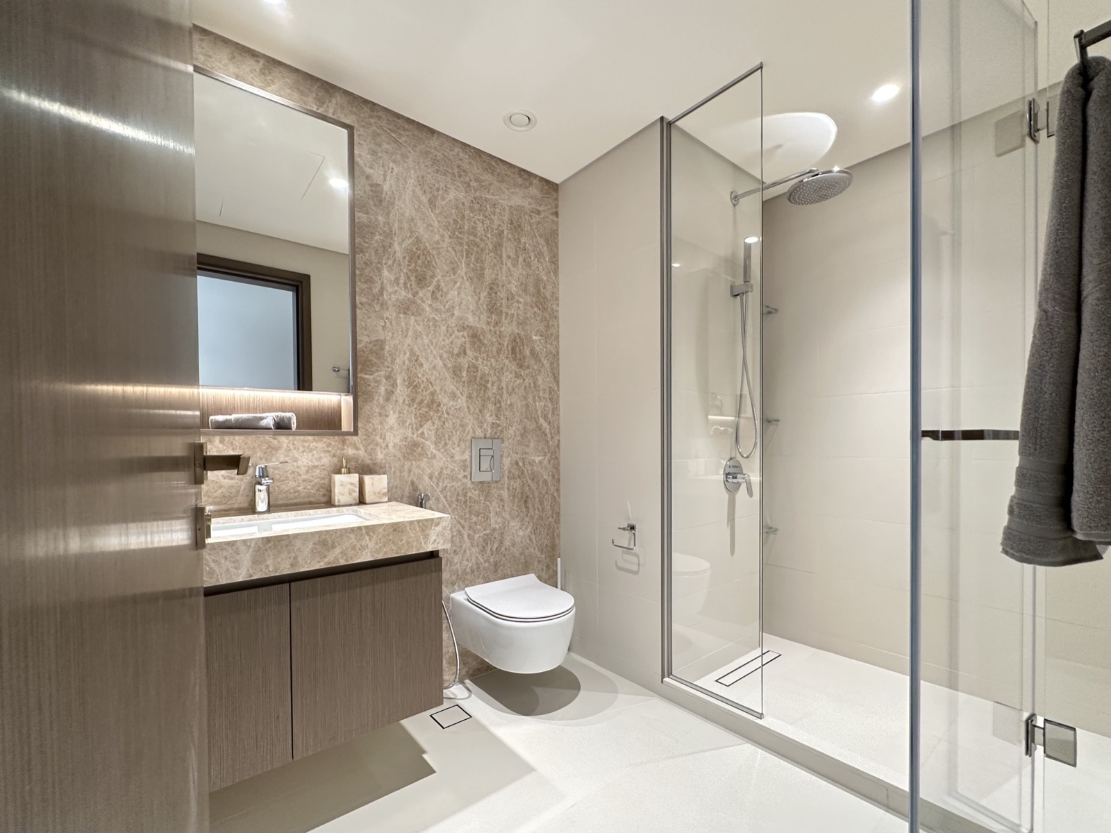 High Floor 1BR - 6