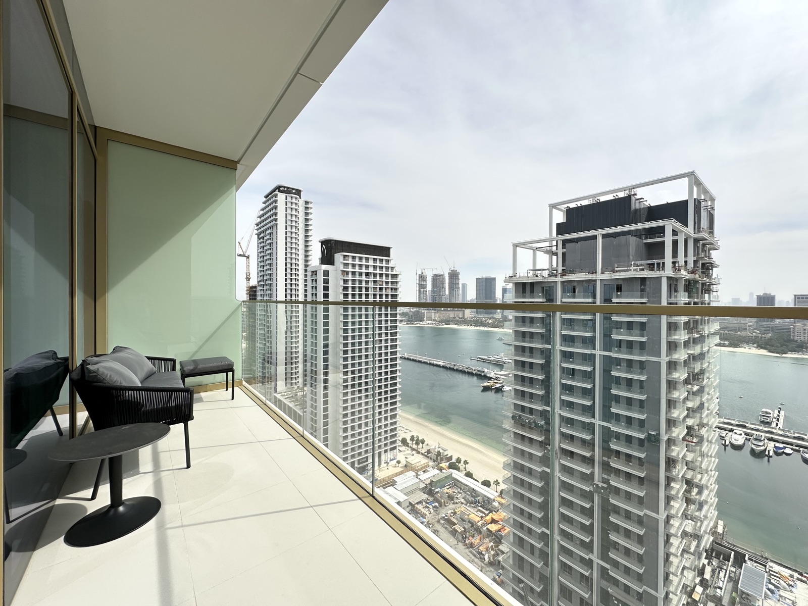 High Floor 1BR - 7