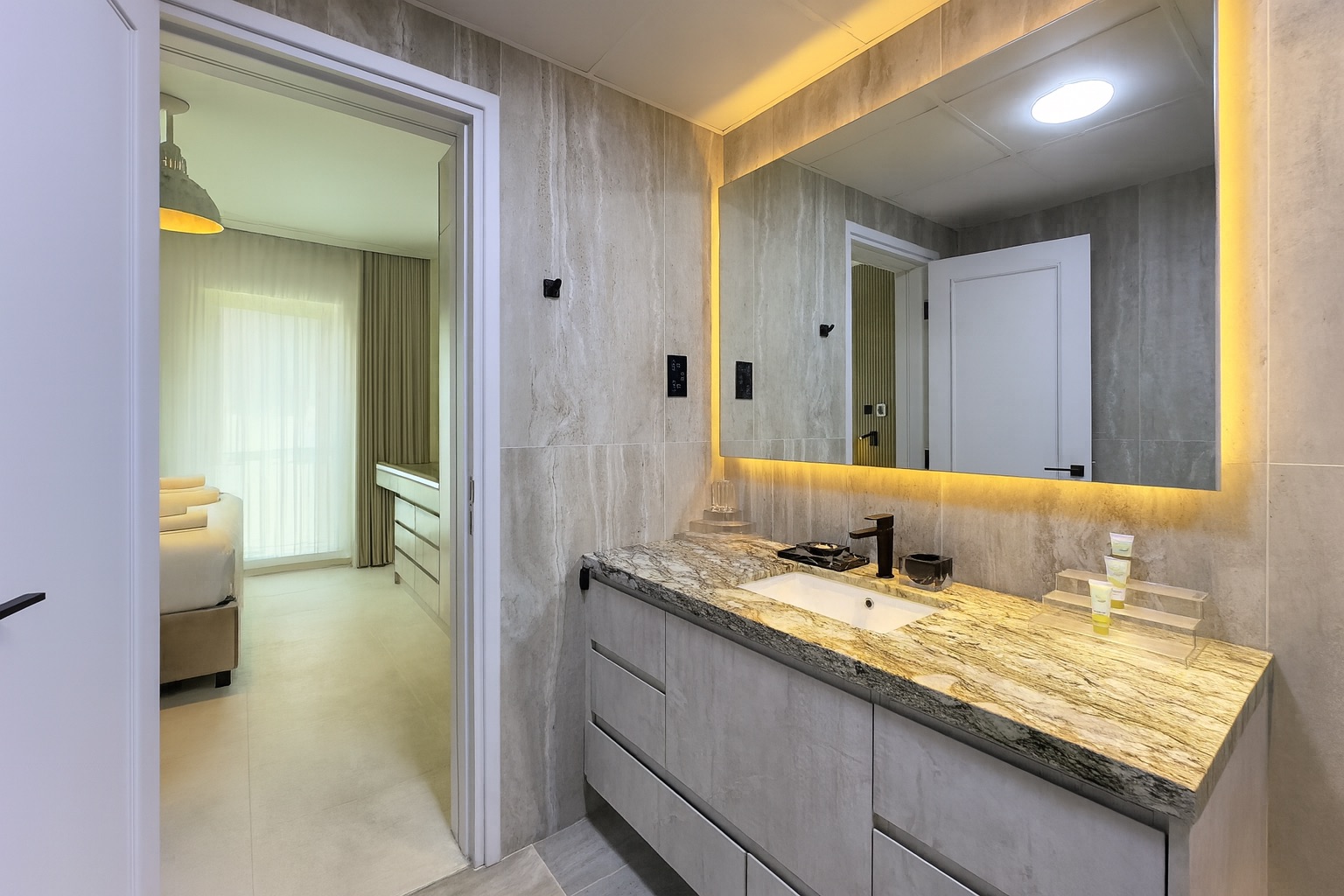 Stylish & Cozy 1BR - 16
